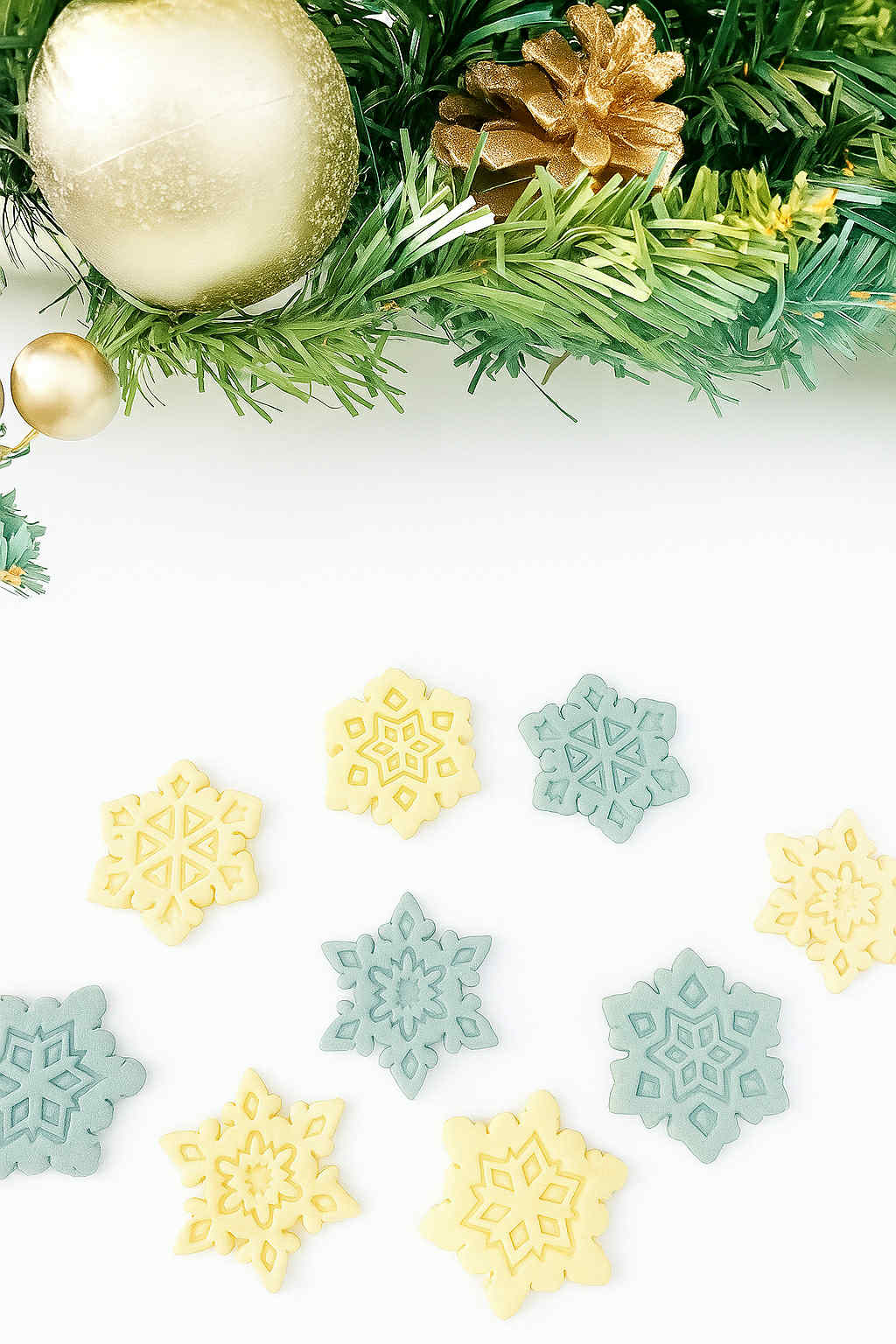 Snowflake Cat Treats: All-Natural Goat Milk, 4 pack