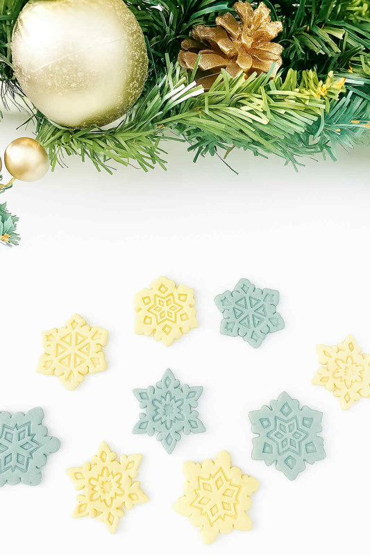 Snowflake Cat Treats: All-Natural Goat Milk, 4 pack